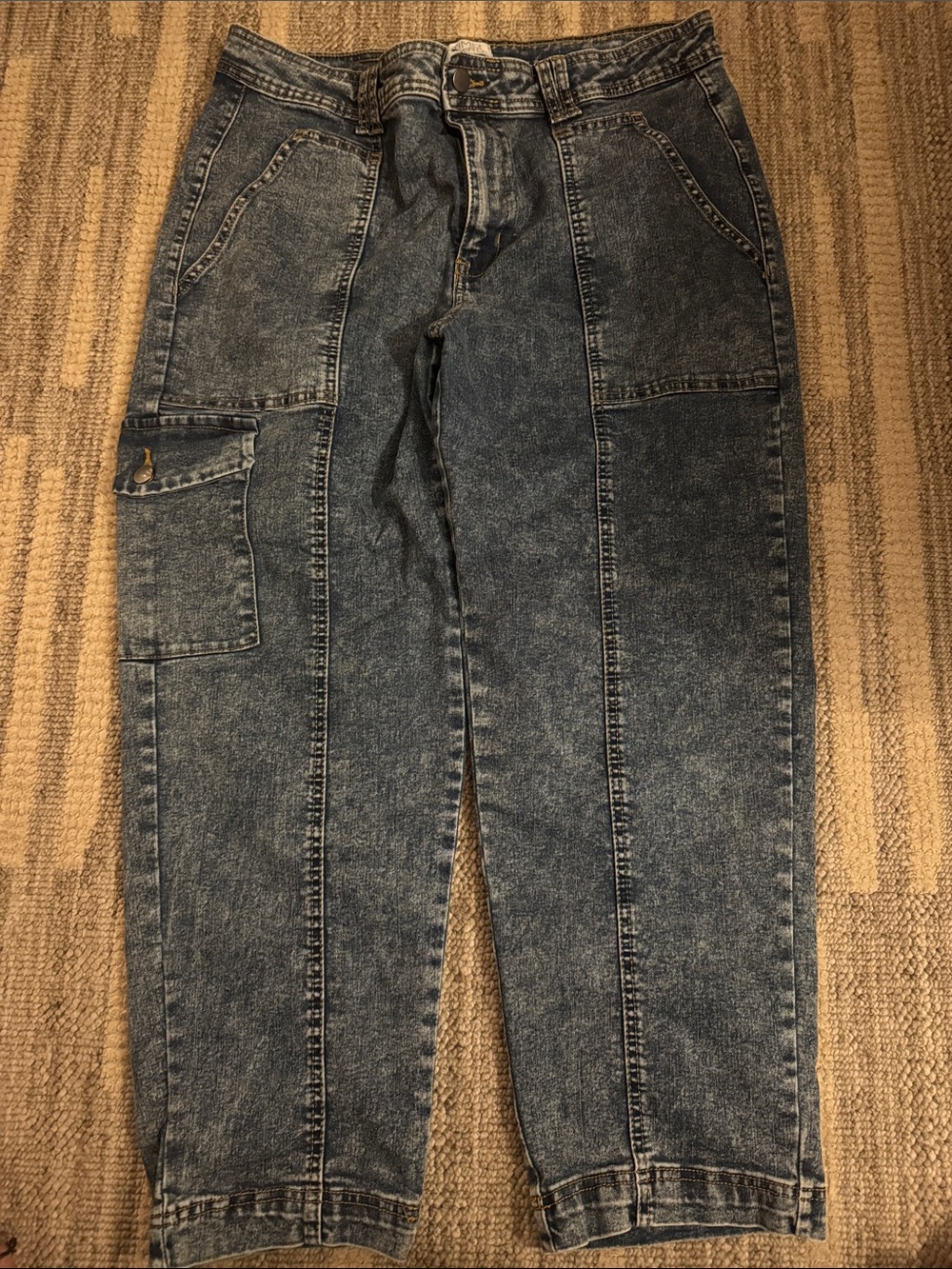 Time and Tru Women’s Acid Wash Blue Straight Jeans with Cargo Pocket